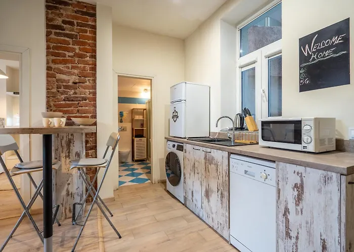 'blue Sapphire House'- Central&modern